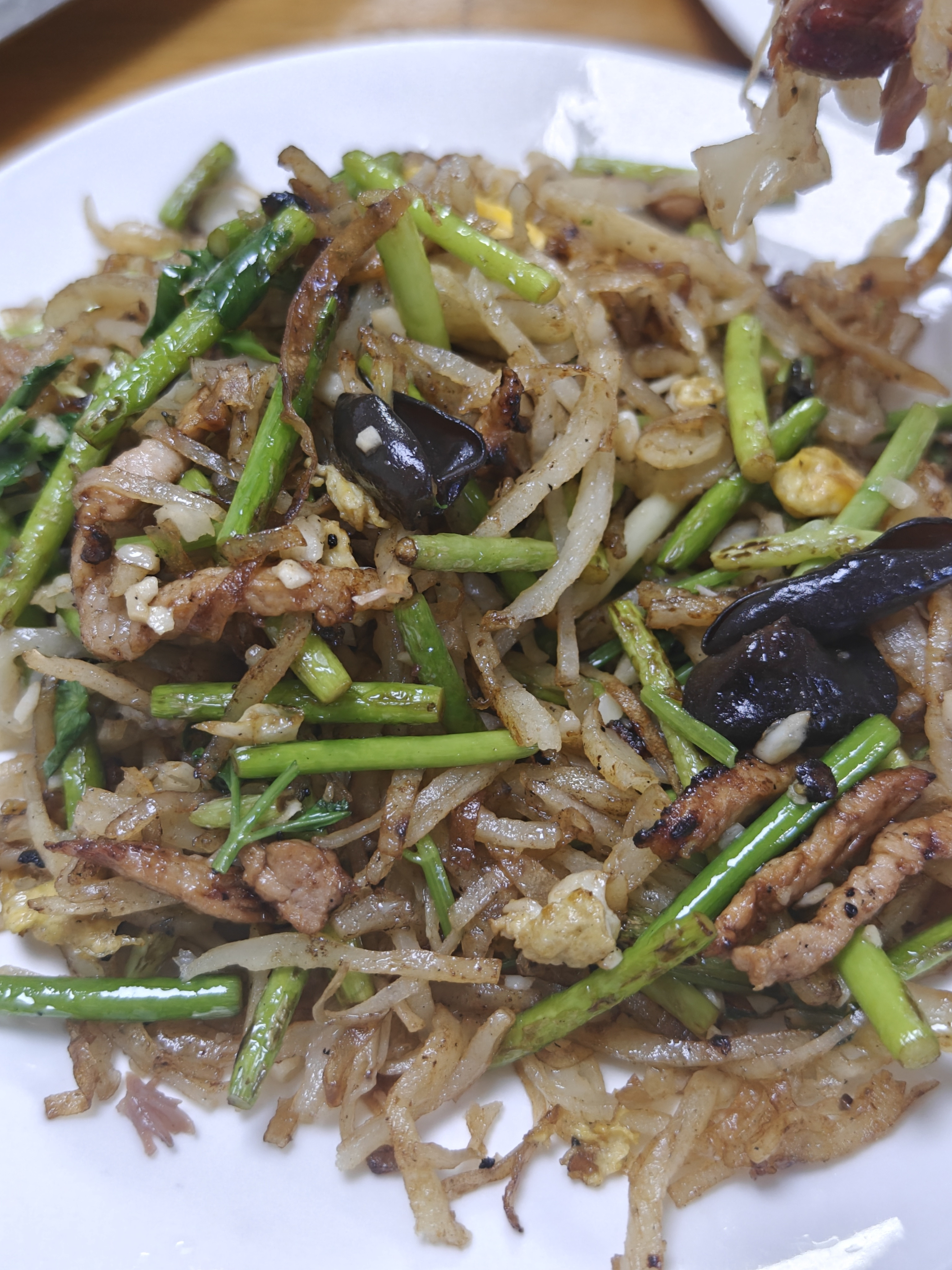 石家庄这家炒饼无敌好吃，我点的蒜薹炒饼，真的很多年没有在外面吃过了，口感丰富，干