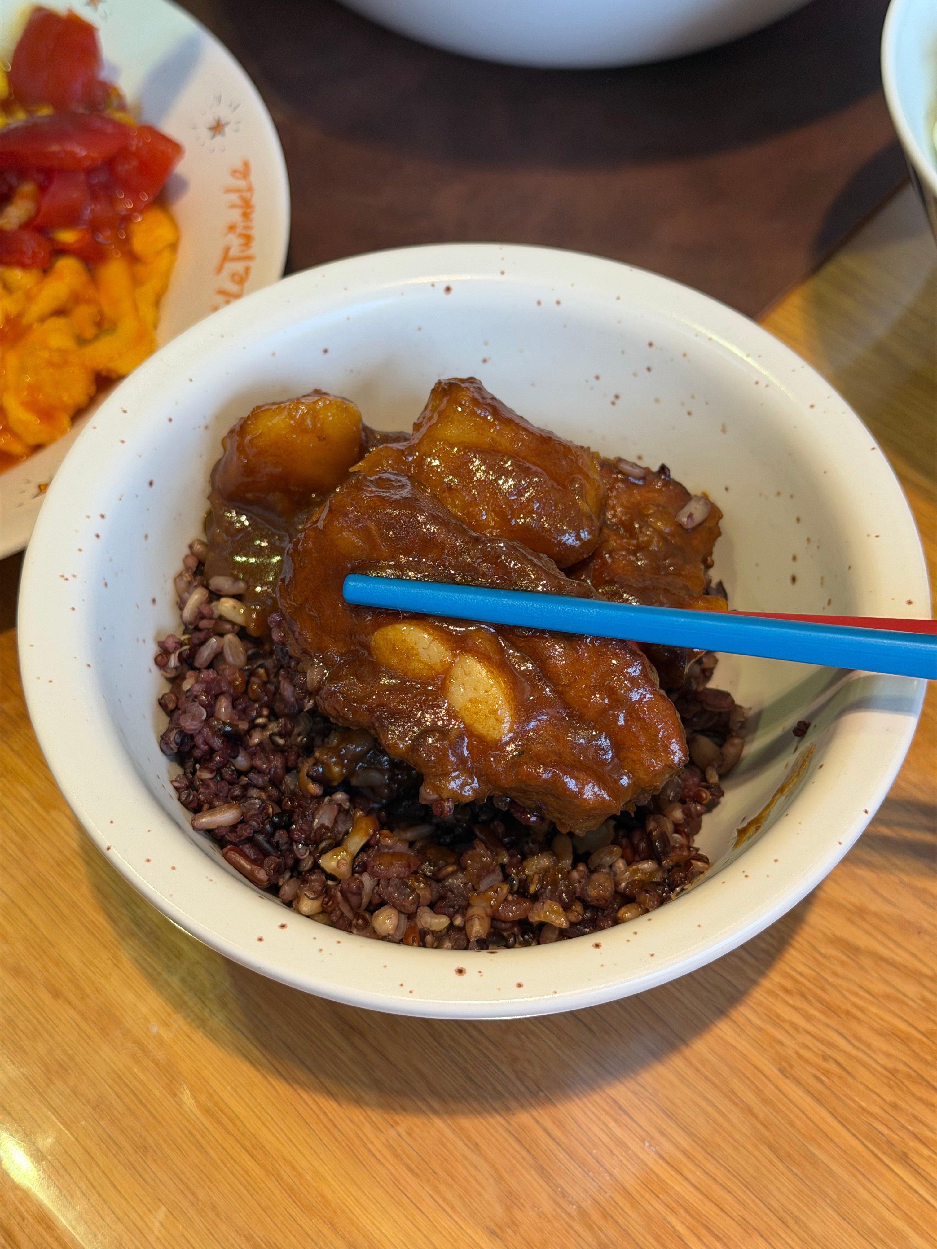 厨子解锁了新菜单跷脚牛肉！土豆排骨盖饭把人香麻了[笑着哭]​​​