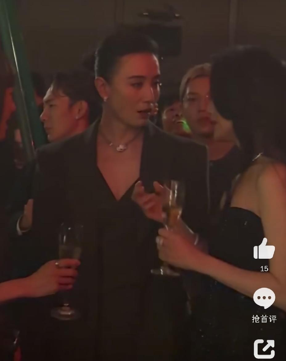 宋佳舒淇，太绝了9月16日的这场活动，一出场就被宋佳舒淇惊艳到，宋佳舒淇太
