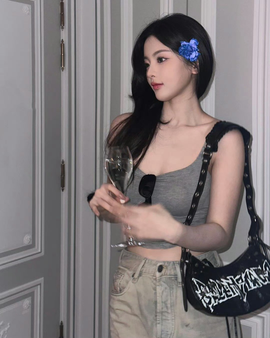 杨超越巴黎时装周自拍🤳