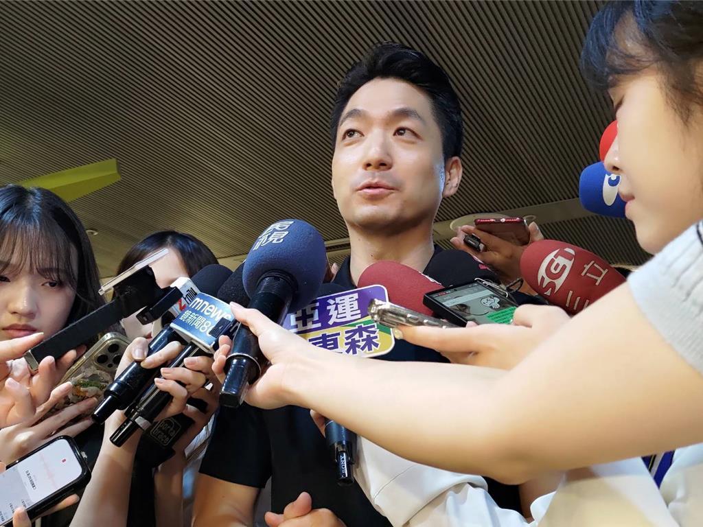 台北市长蒋万安9月21日下午出席115年台北市绩优环保志义工暨净山净溪颁奖典礼，