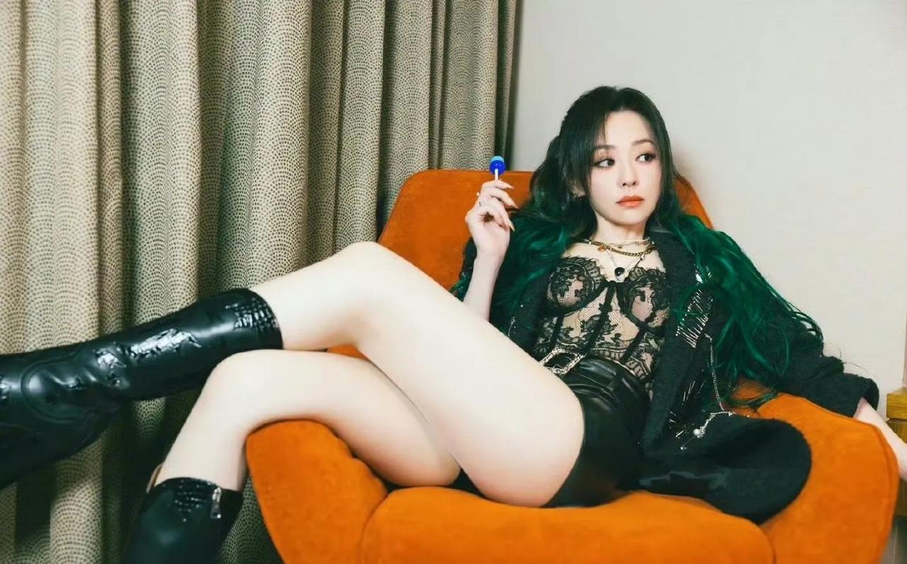 张靓颖，这不比王心凌更甜？更性感可爱？