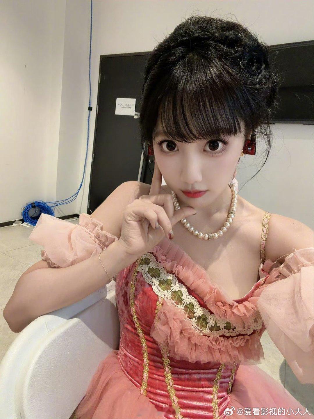 李艺彤觉得庄法很厉害李艺彤期待庄法在浪姐再创辉煌李艺彤都夸厉害！庄法超强记词功