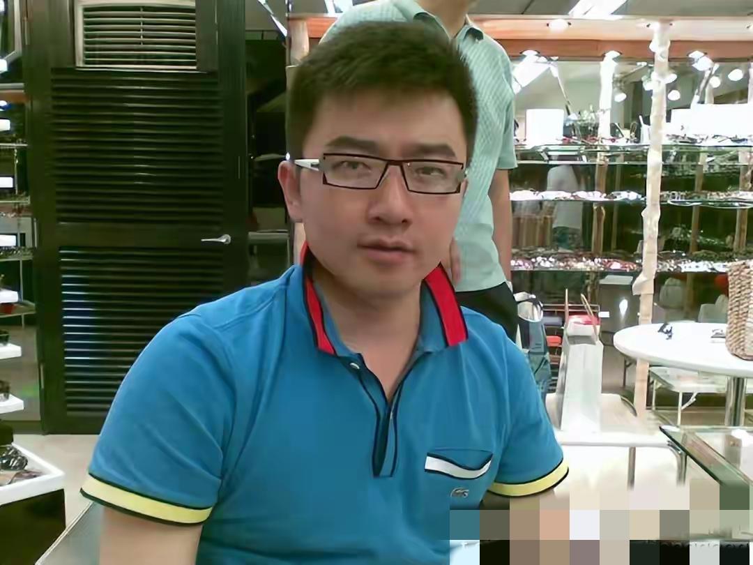 谁能想到，昔日央视“全球青年领袖”芮成钢，会从巅峰跌进铁窗，成了最可惜的反面教材