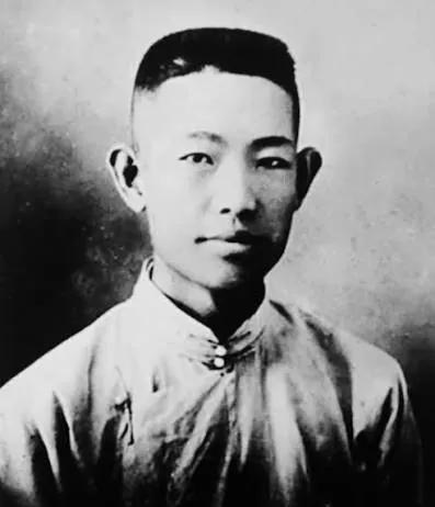 1957年，毛主席在青岛开会，突然转过头来，问身边的山东负责同志：“你们山东有个