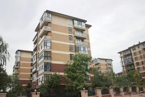 你绝对想不到，过去被无数人奉为圭臬的“一梯两户”，如今竟然成了楼市里最尴尬的存在