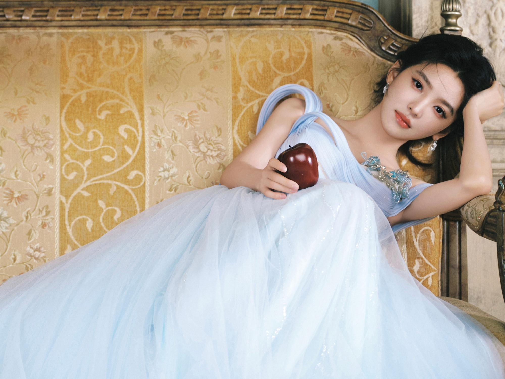 春日序曲章若楠摄影:范一