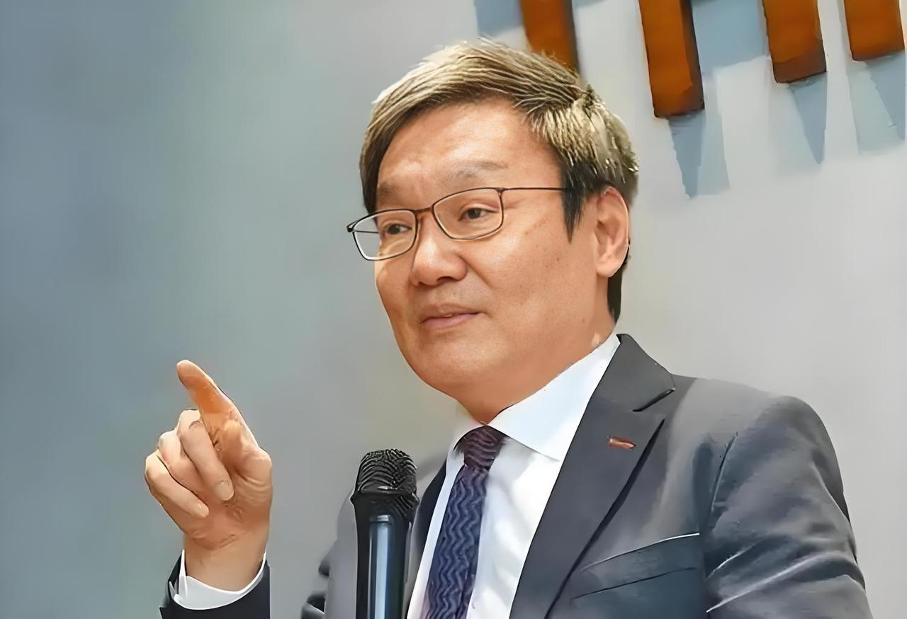 豆包认为苏起是“九二共识”名词的提出者与包装者。苏起说2027年是两岸统一终极