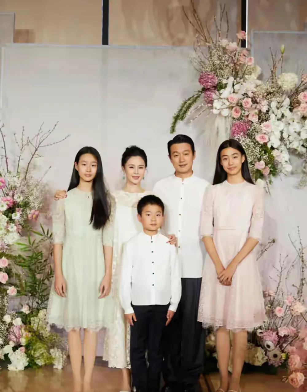 李兰迪危险了最美星二代头衔不保了！佟大为的女儿太会长了，遗传了爸爸清秀细致的脸蛋