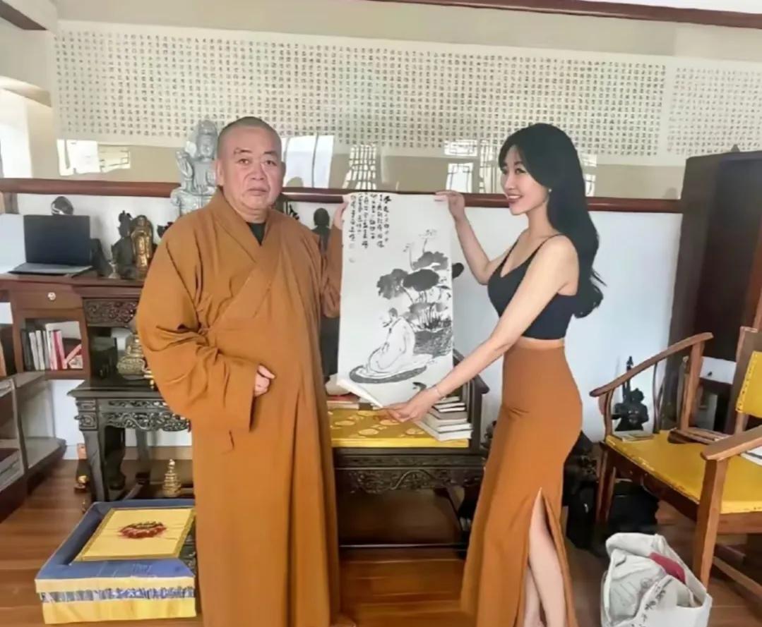 释永信，看长相看眼神，怎么都是一个老实巴交的人。