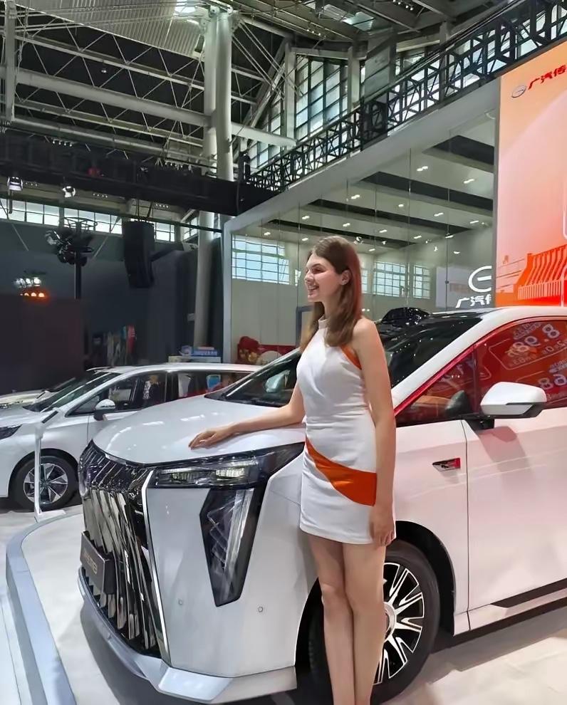 一觉醒来豪华MPV车市杀红了眼！丰田赛那没想到，别克GL8震惊了，就连很多准备今