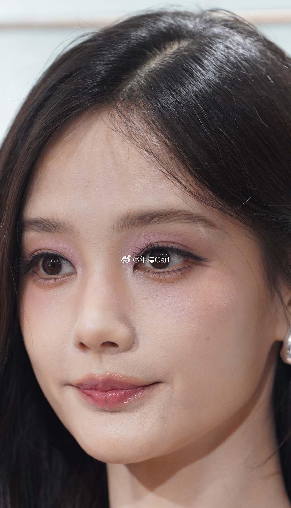36岁的李一桐生图怼脸照状态也太好了，好漂亮的一张脸​​​