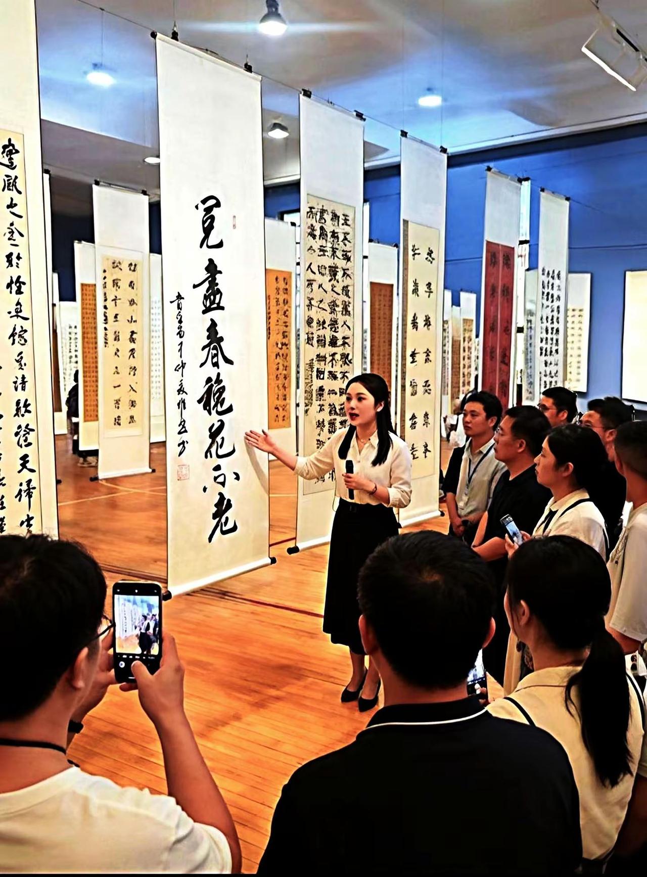 书法是文化自信重要来源书法特色展书法展示现场