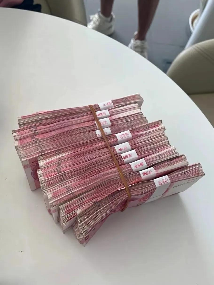 现在银行也开始卷起来了！昨天我15万到期，本来想继续转存，结果发现一家银行三