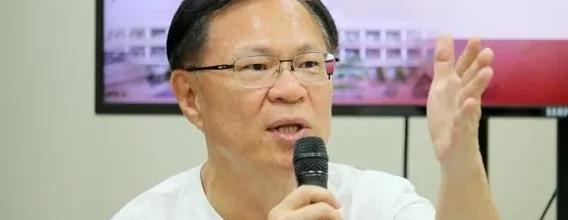 民众党立委张启楷今天在记者会上痛批称，民进党团干事长吴思瑶不仅是吴造谣，还是吴混