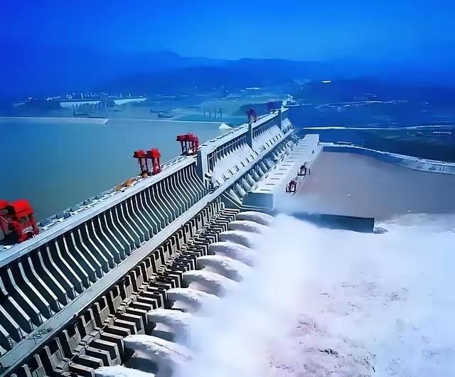 日本网友表示：如果中日战争爆发，日本第一个炸的不是中国的重要城市，而是第一个炸中