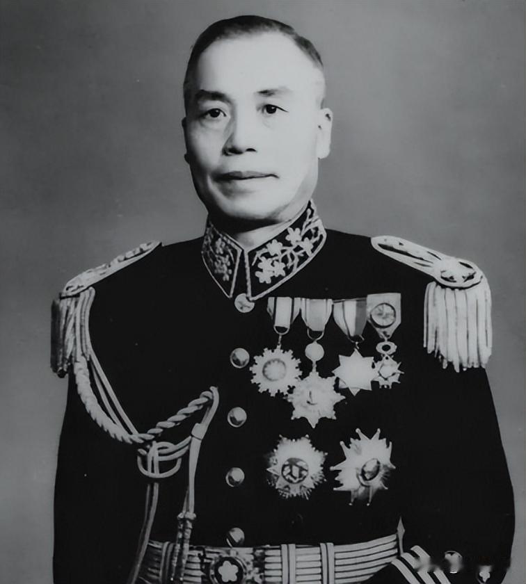 解放战争中美国为何按兵不动，任由蒋介石败退台湾？只因伟人做出关键战略决策，直接粉