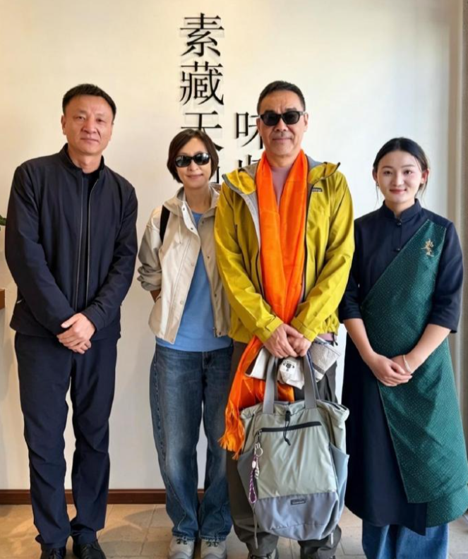 刘青云和他老婆郭蔼明信佛？刘青云和老婆郭蔼明在西藏。目前他们俩都没有公开说明信仰，但从近几年她们的旅
