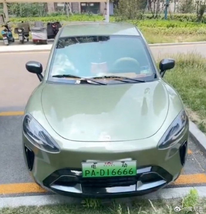 我朋友买了一辆小米SU3，跟我显摆，我怎么才能找回面子！​​​
