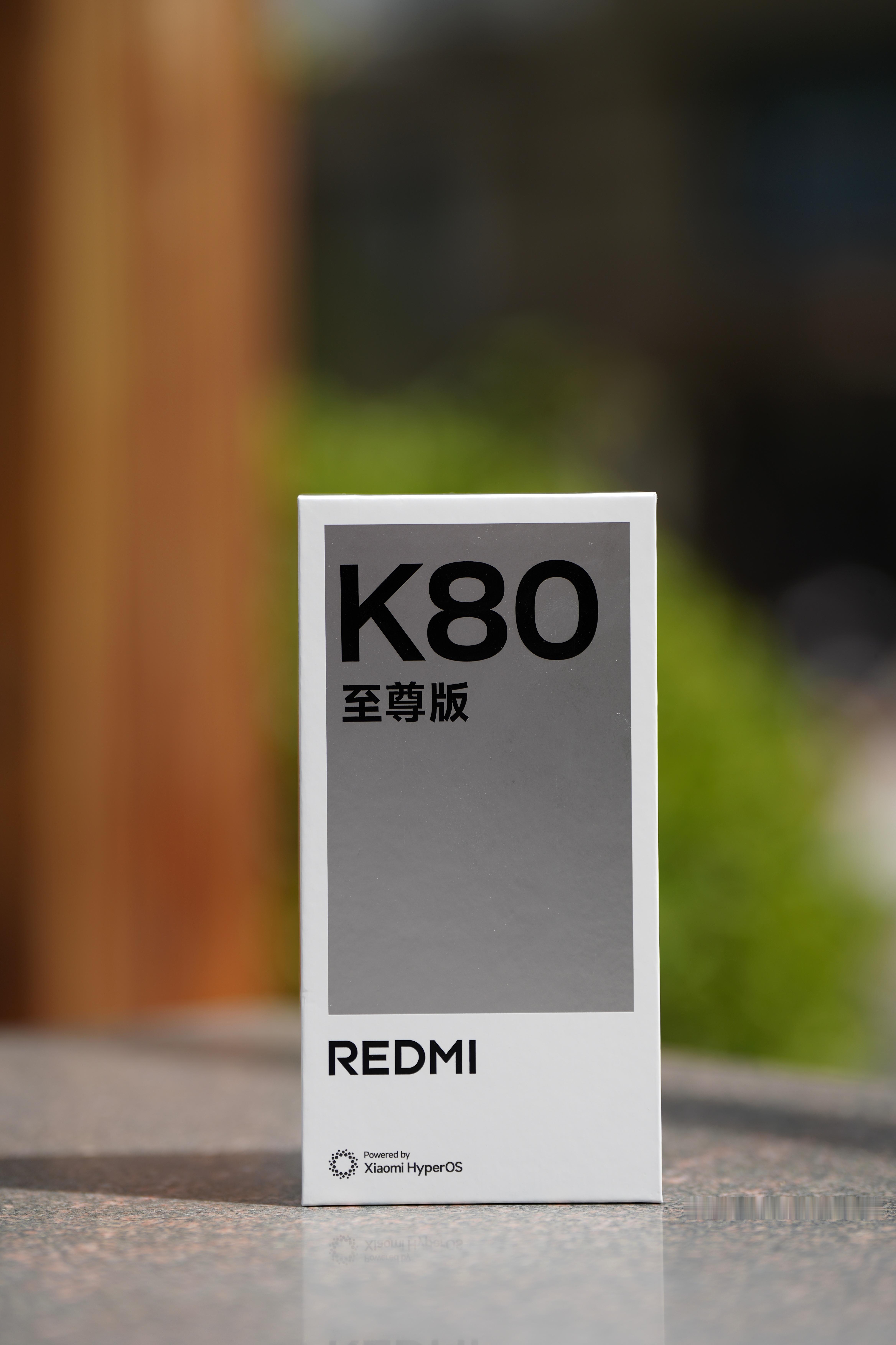 REDMIK80至尊版「月岩白」真机实拍，大R角设计的非常优美，相机DECO