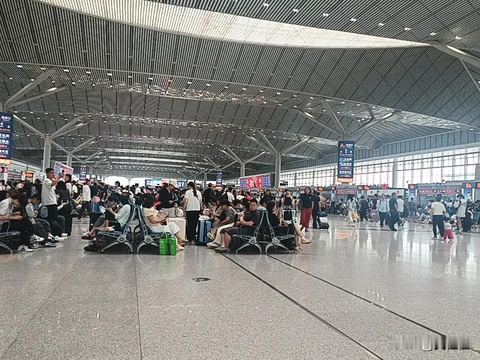 求助，求助，我弟弟现在该去检查什么？头晕、心慌一月有余，尤其是白天睡下，睡一会