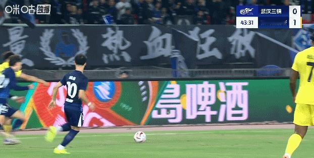武汉三镇vs深圳新鹏城肘击太明显了红牌不过分中超联赛​​​