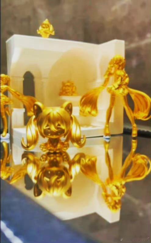痛金这款痛金真的太戳我了！二次元元素的融入恰到好处，独特的画风不仅让它跳出了普通