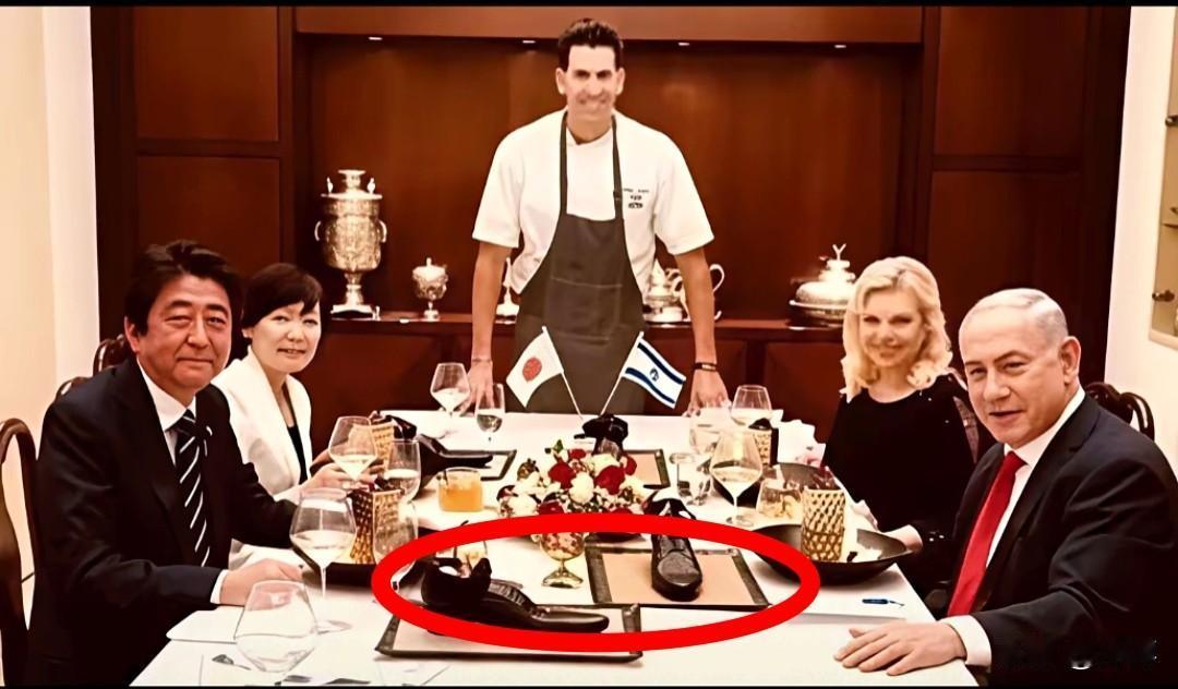 早年安倍晋三出访以色列，内塔尼亚胡夫妇设下晚宴招待，这场外事宴会，因一组特殊餐具