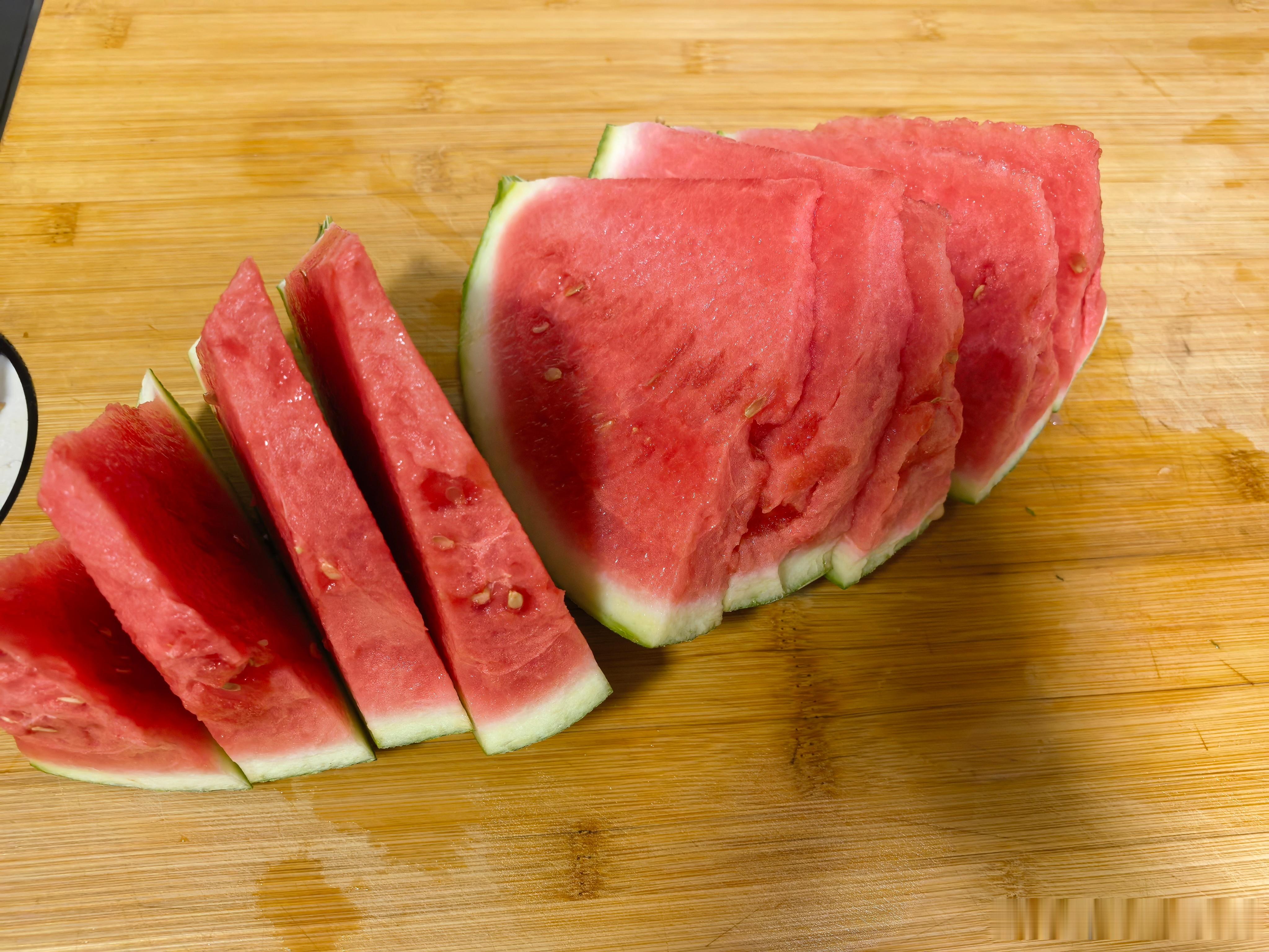 炎热的夏天就是要吃西瓜🍉