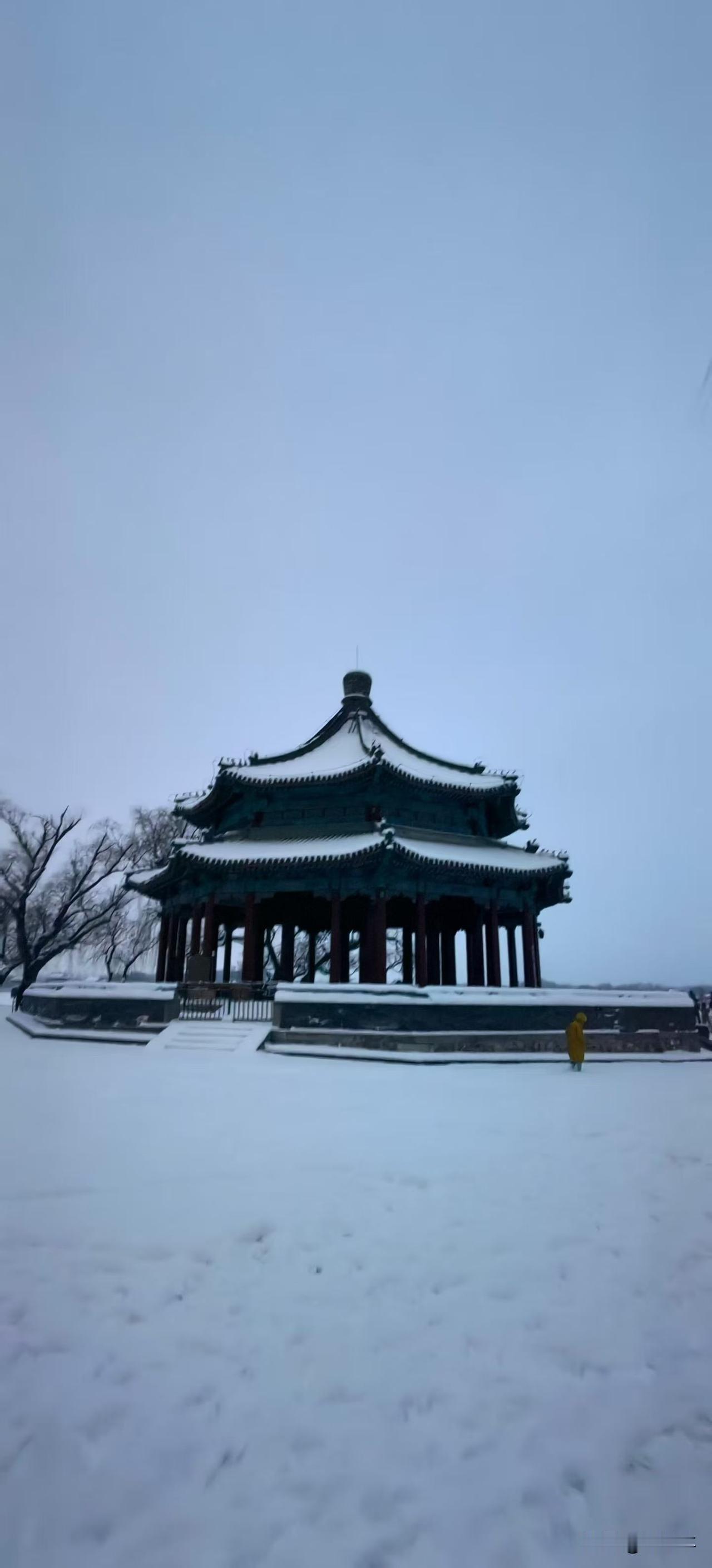 a股本轮牛市，类似于2007年那一年大牛市，都是涨价题材，顺周期，有色金属