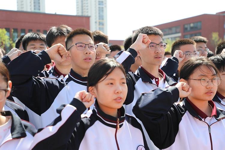 教育大事要来了[吃瓜]近日，全国政协委员甘华田提出缩短基础教育学制，“小学