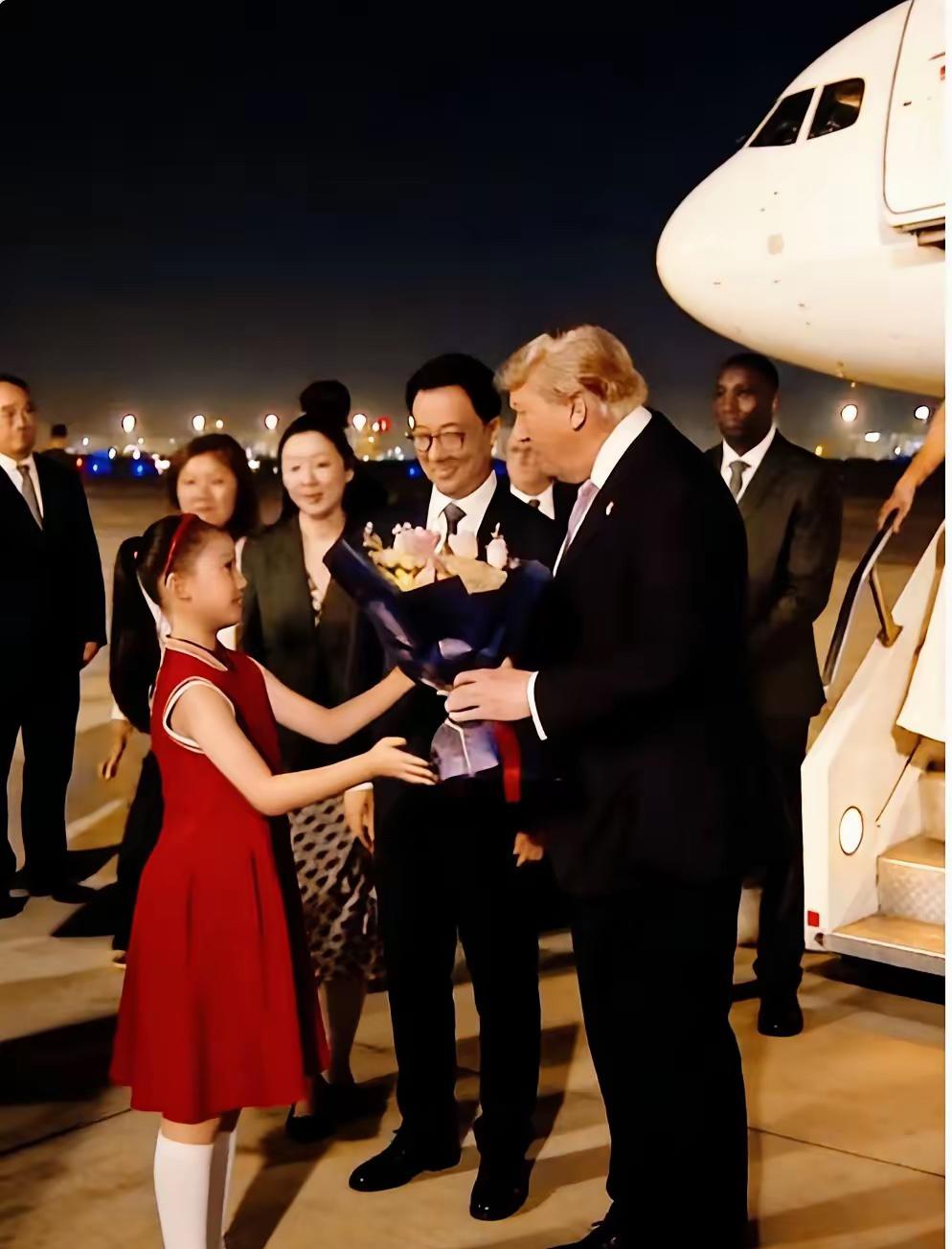 红裙小姑娘刷屏，这减法做得妙！机场那个穿红裙献花的小姑娘，一下子就火遍全网。