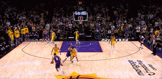 瞠目结舌，湖人110-113不敌太阳，这场比赛出现了让人瞠目结舌的一幕，这一幕湖