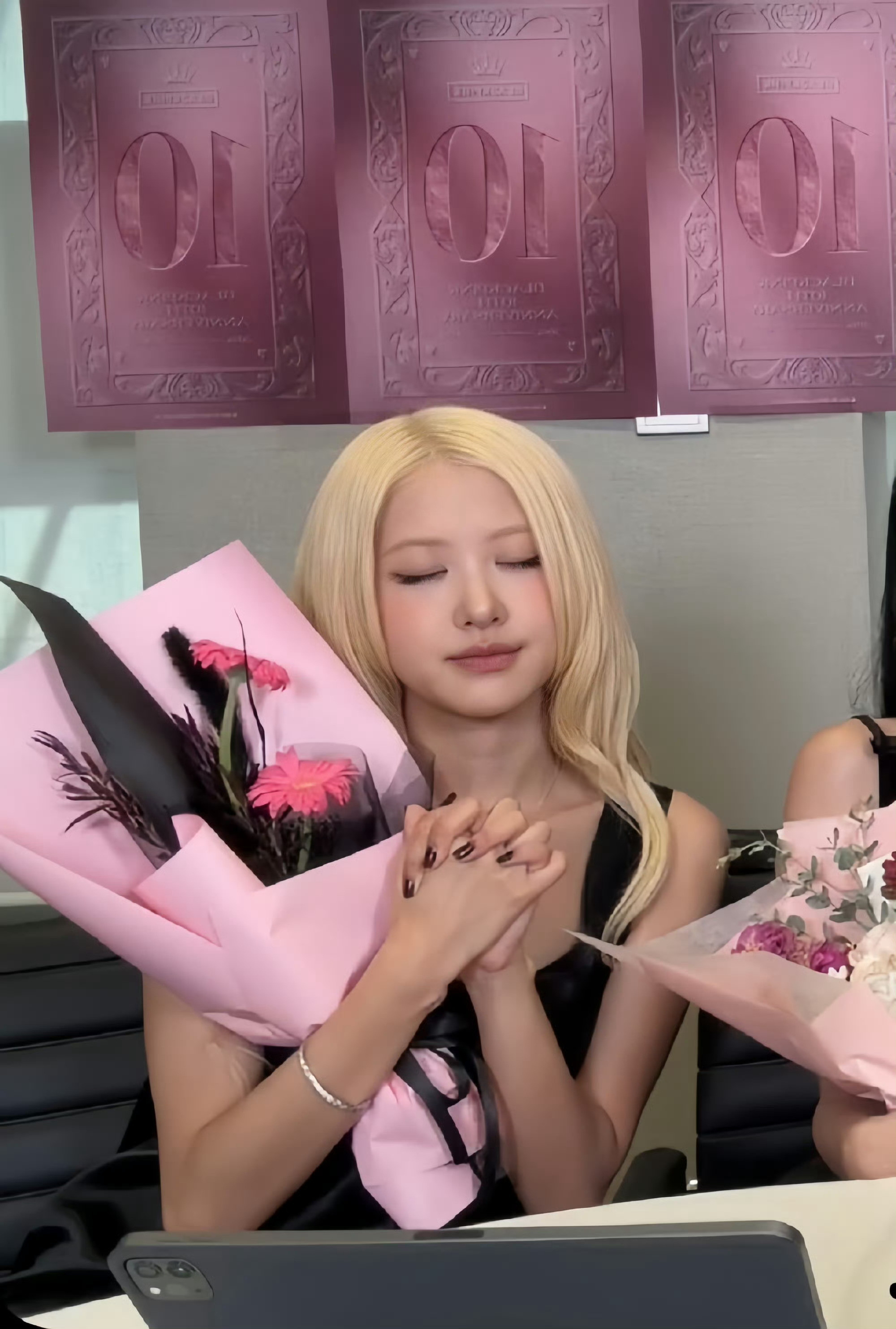 姐姐……为了这个周年提前准备好蛋糕给dy准备花，最上心最真诚的你🥺