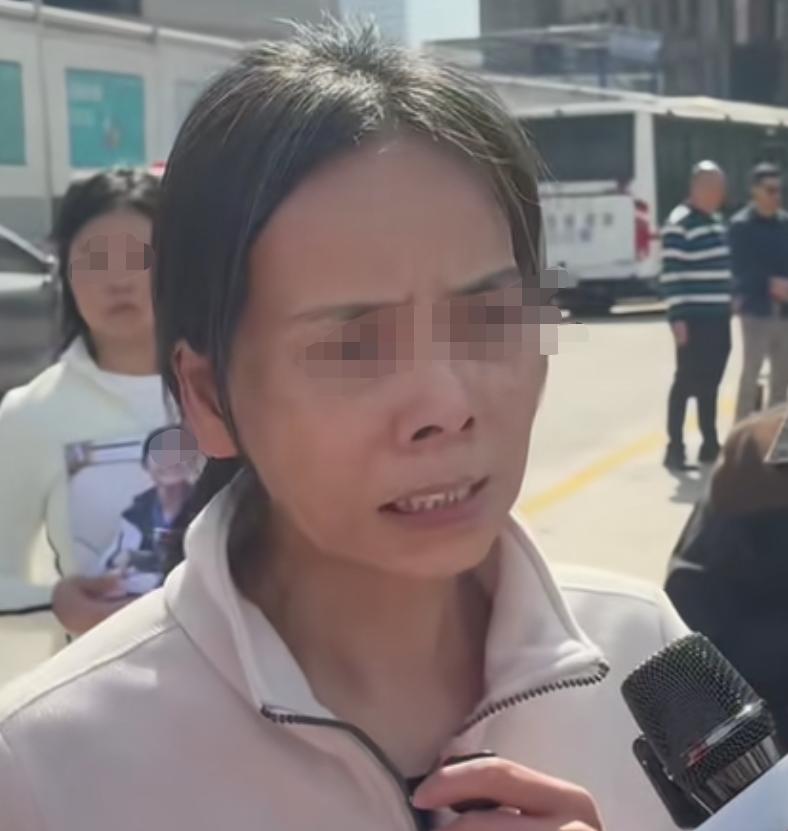 意难平，也无可奈何！深圳14岁被害女孩妈妈，从宣判现场出来情绪崩溃的嘶喊：“无