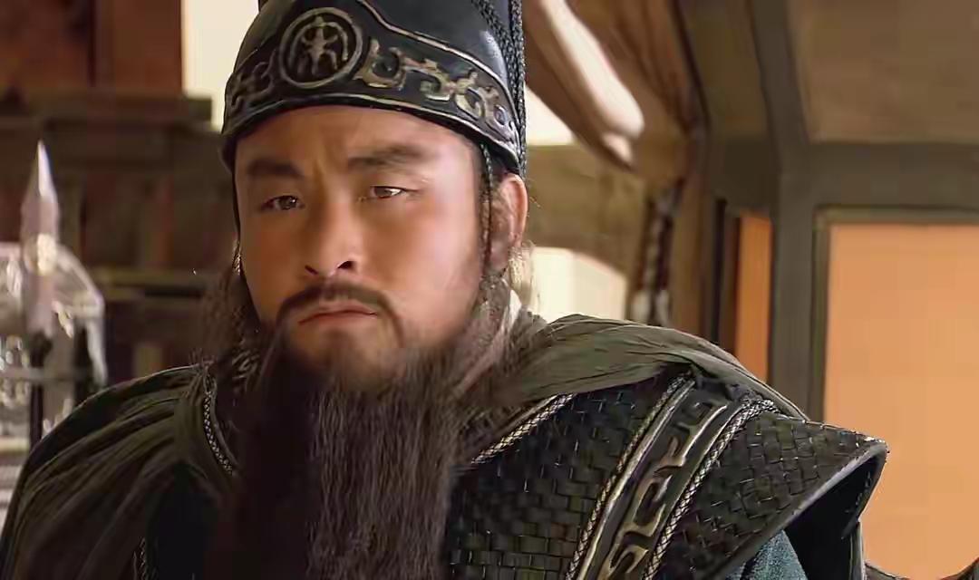 关胜十合令索超斧怯，史文恭二十合秦明力怯，二人究竟谁更强？大刀关胜是