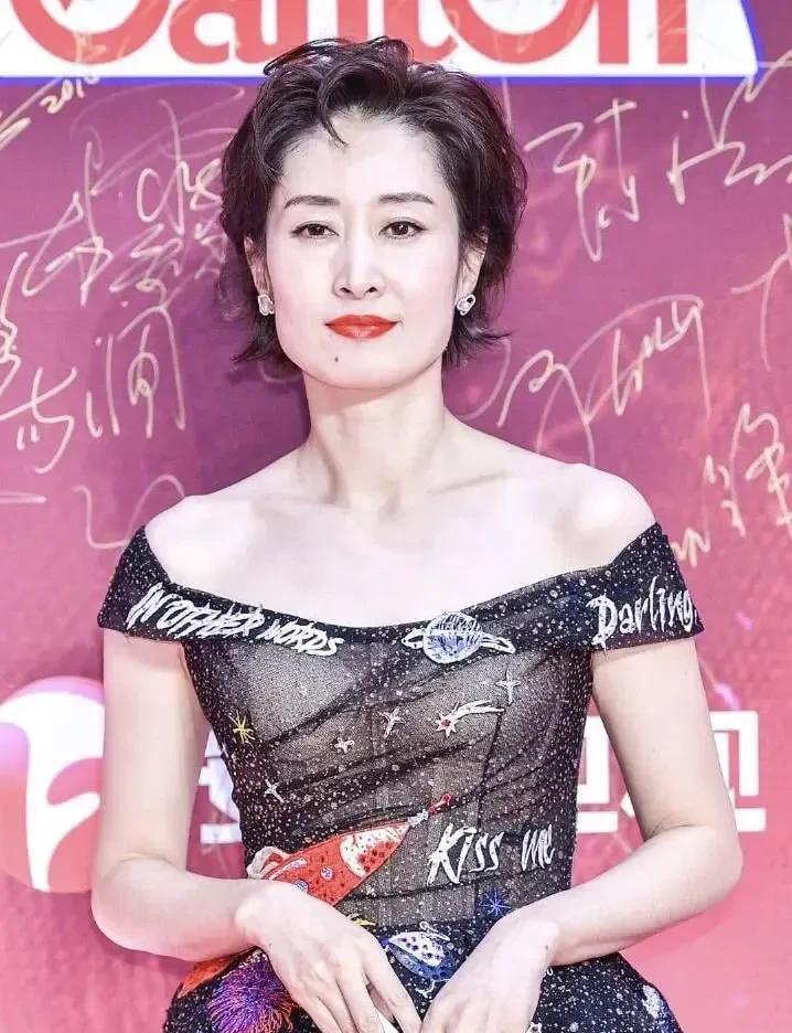 金星问刘敏涛:“你对再婚的对象有什么标准要求？”刘敏涛一下子哭成了泪人……良久