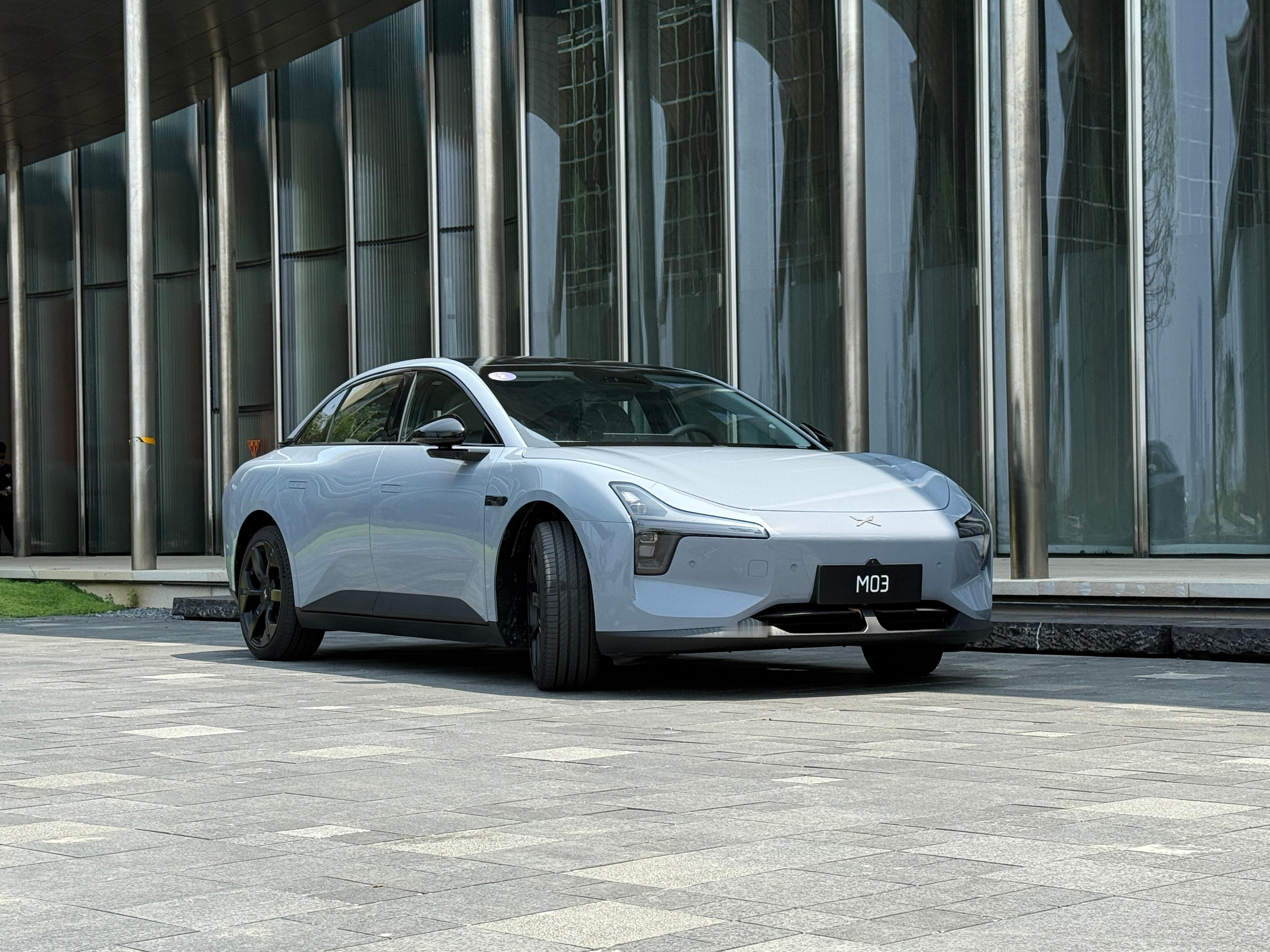 小鹏MONAM03Max可以说是彻底颠覆了15万级智能驾驶赛道。作为全球首款