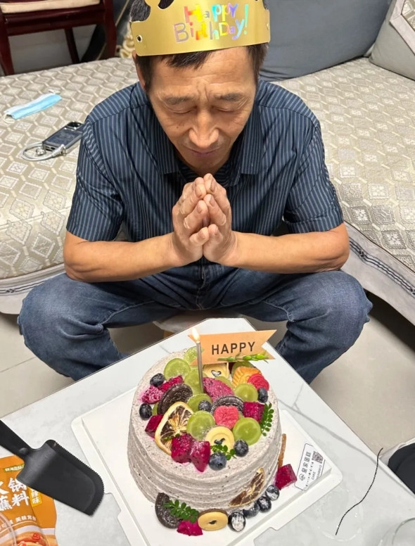 公公前天过生日，每年过生日我都会给他转个红包，今年也不例外，我就单独给他转了5百