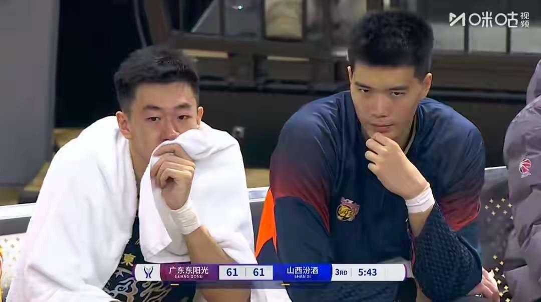 杜峰昨晚只让焦泊乔打了2分钟。内线被刘传兴一个人锤爆了。广东队这笔交易，