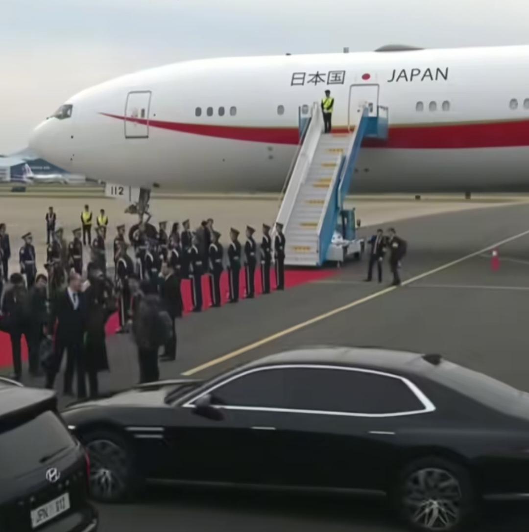 日本首相专机为何敢用中国汉字？背后真相让人意想不到！