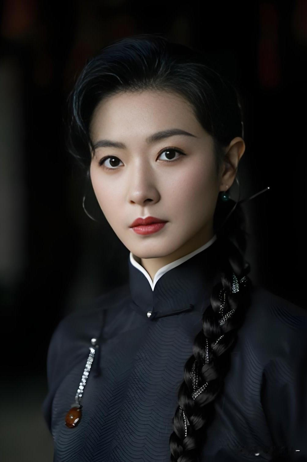 发现一个玄学，就凡是演员万茜演的剧，不论口碑有多火似乎都和她没有什么关系