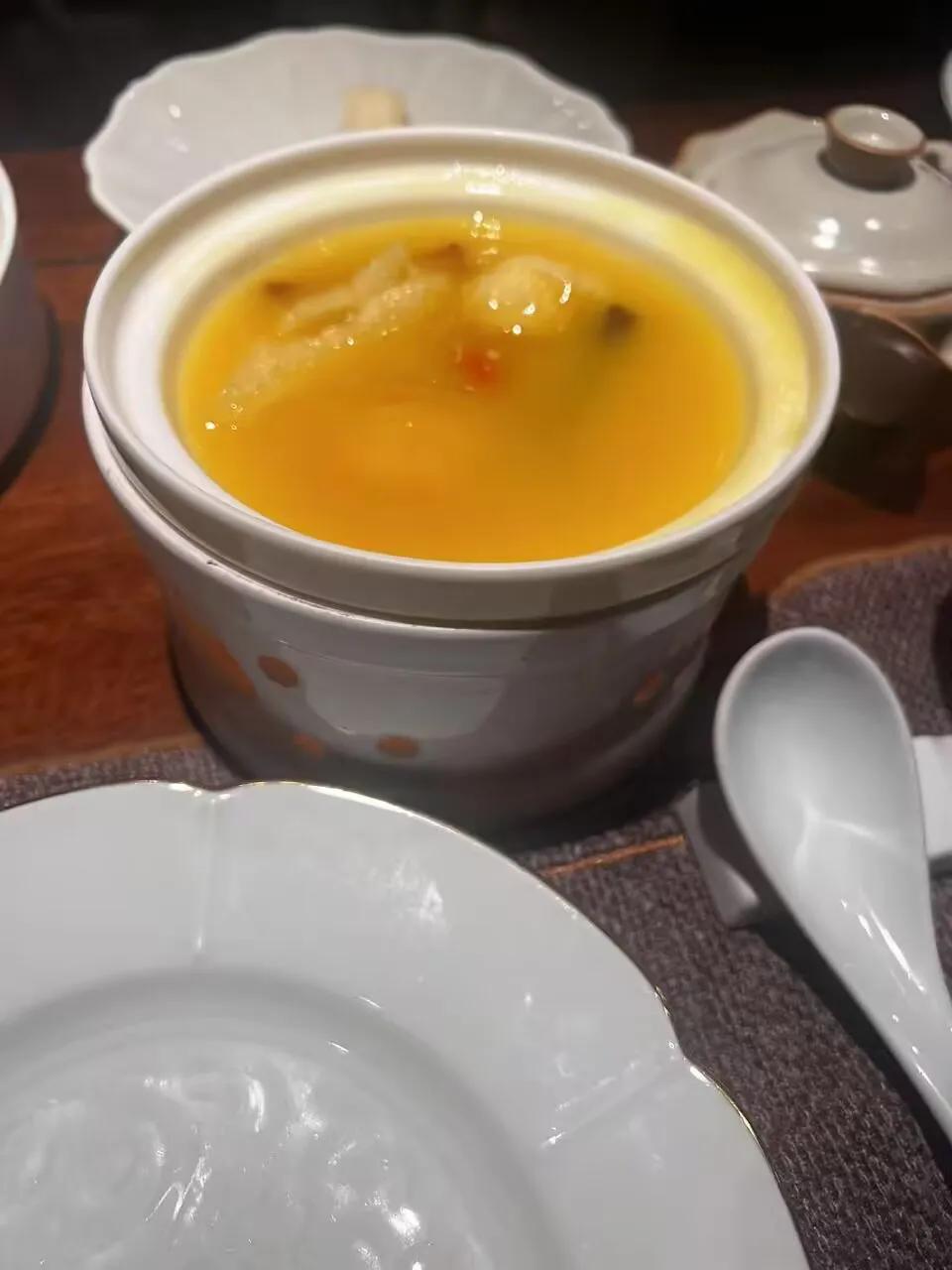 禁酒令断了许多人的财路我们小县城吃喝成风，尤其是晚上，当然吃吃喝喝都是一些头头