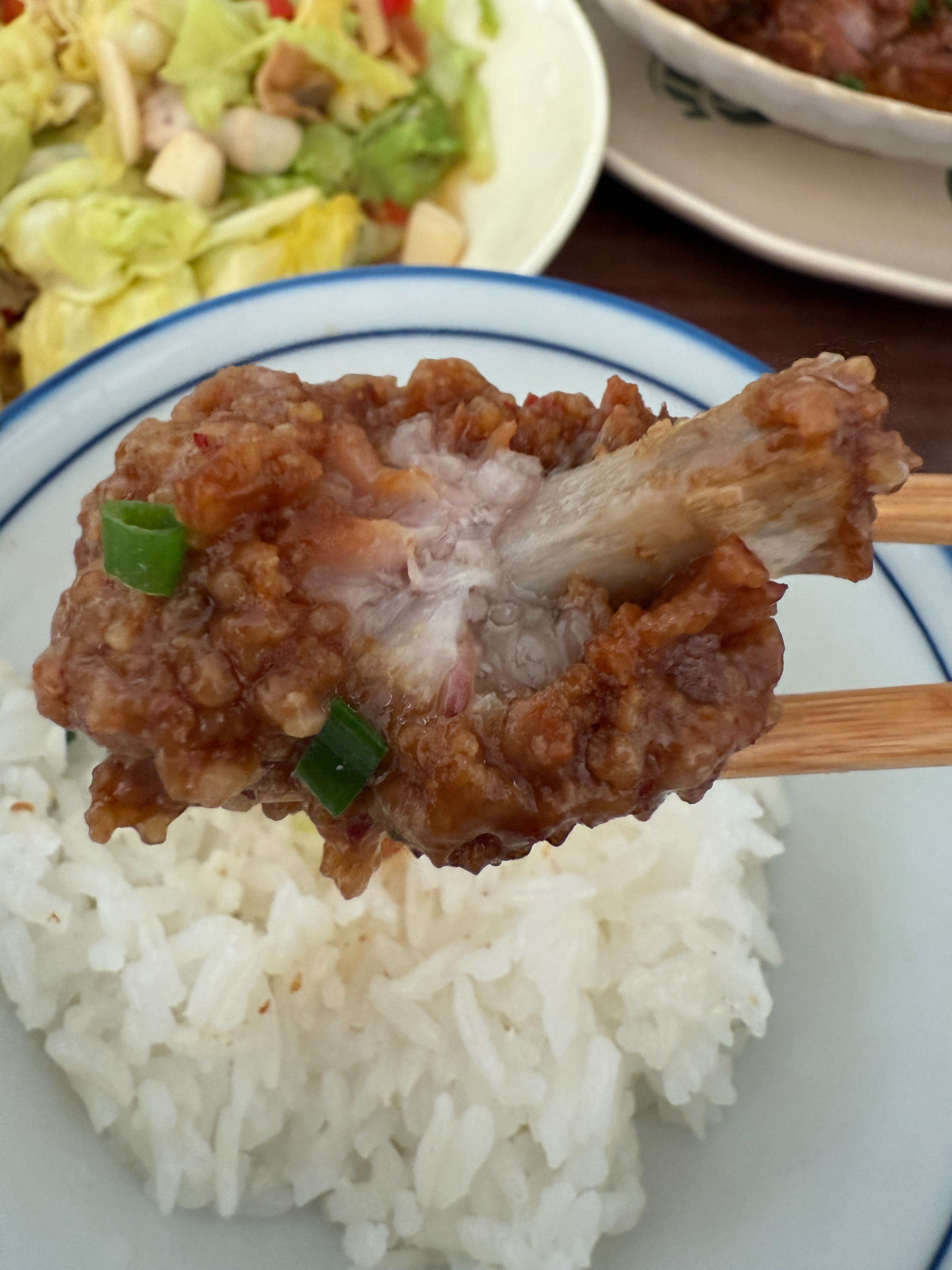 粉蒸排骨！粉丝先吃！今天小卷长胖了吗