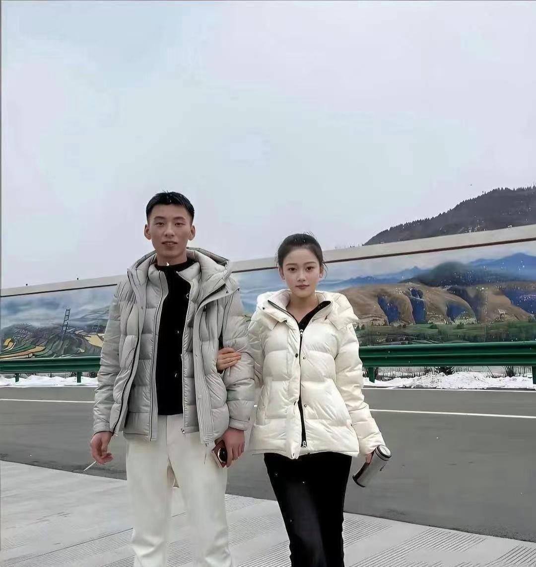 娶到这老婆，简直是祖坟冒青烟，太漂亮了