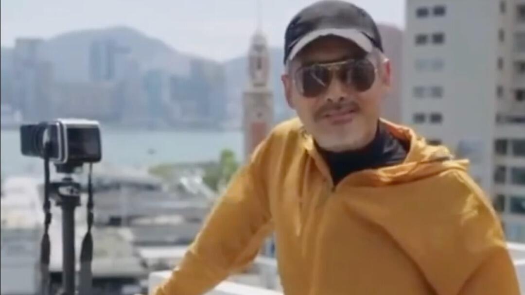 果然被我猜中了！如今香港演员日子不好过，周润发山顶豪宅4年无人接盘，影帝忍