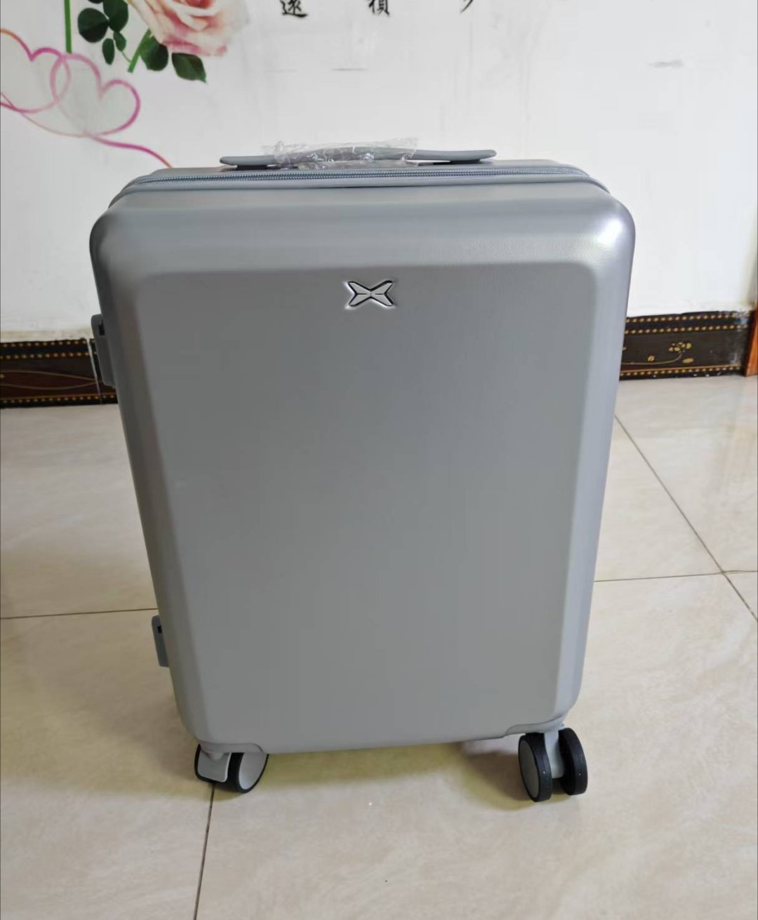 今年或刷新最热春节旅游纪录小鹏家的马年新年礼物居然是个小行礼箱，出处旅游带上也很