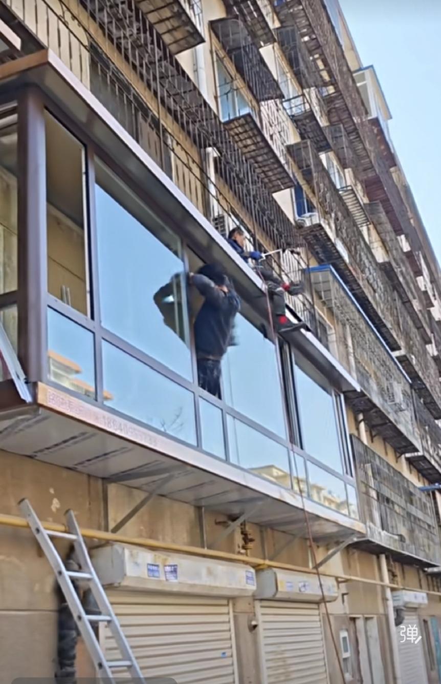 这种加装阳台挺实用