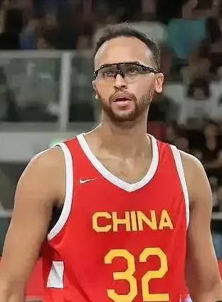 中国篮协颁布的归化球员管理办法试行方案，看起来不错，首先是入籍球员的标准：①文