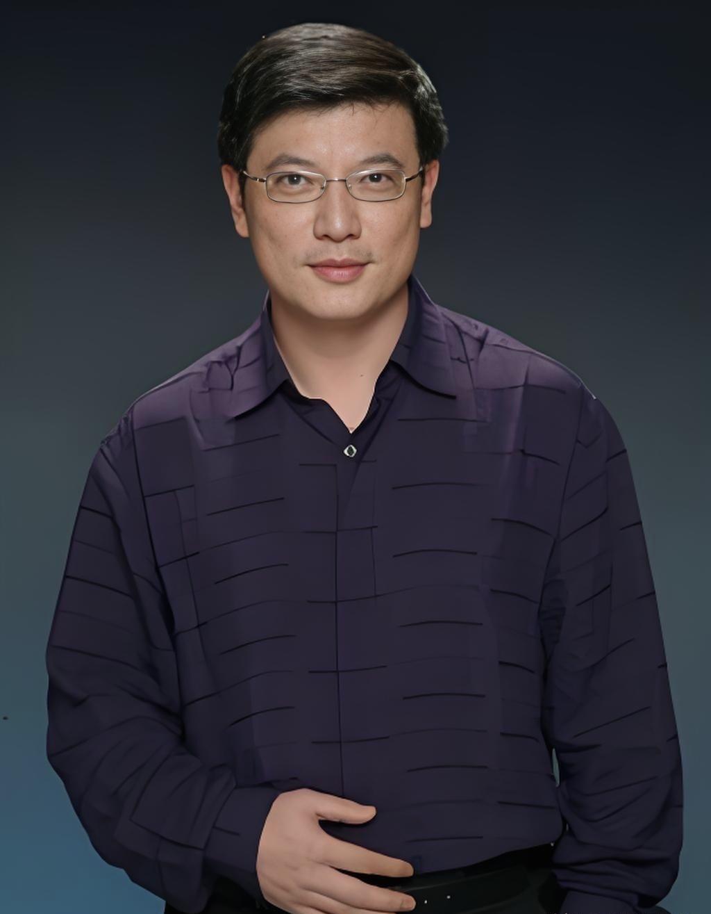 这位天津卫视的主持人在八十年代比较火，能认出他的估计40岁以上了，他的主持人非常